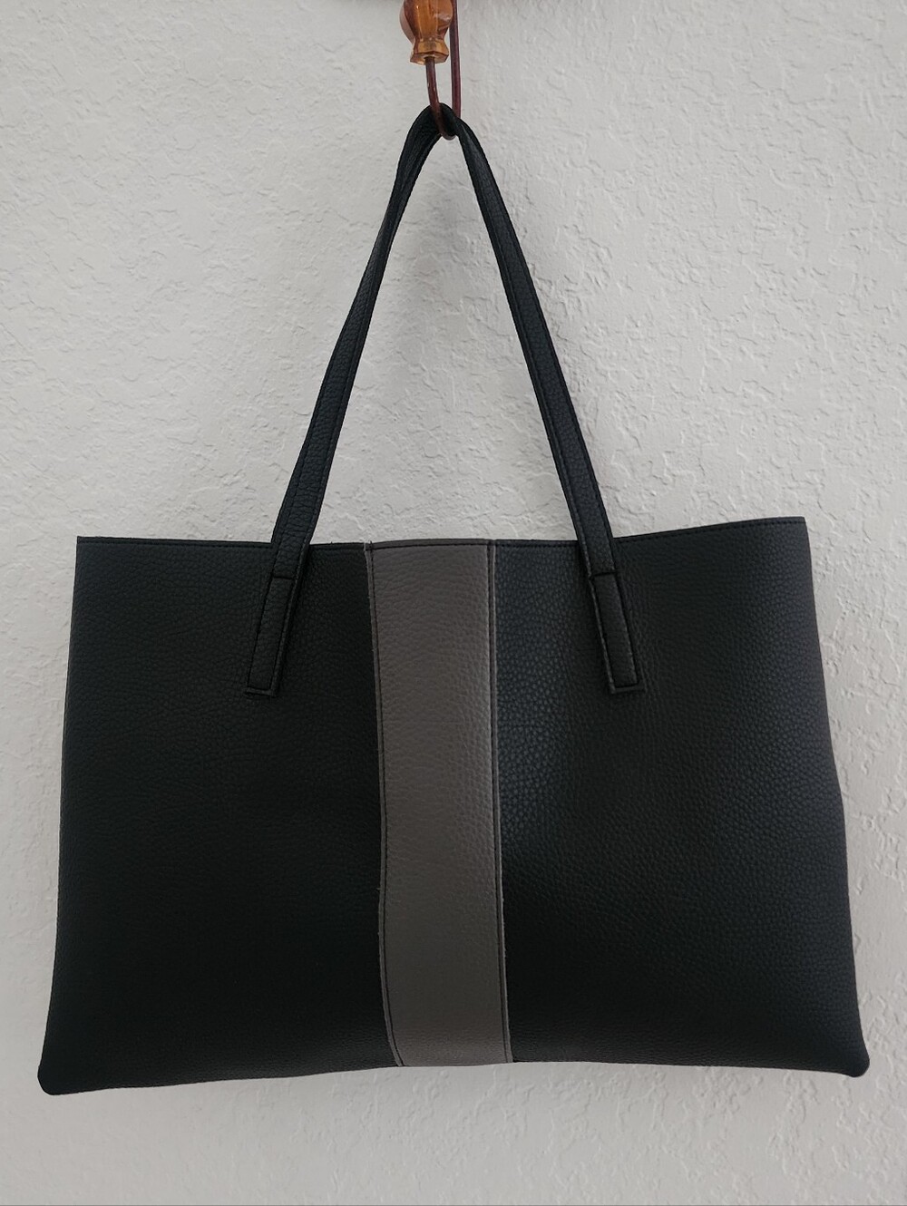 VINCE CAMUTO | Classic Black Tote Bag with Gray Center Stripe